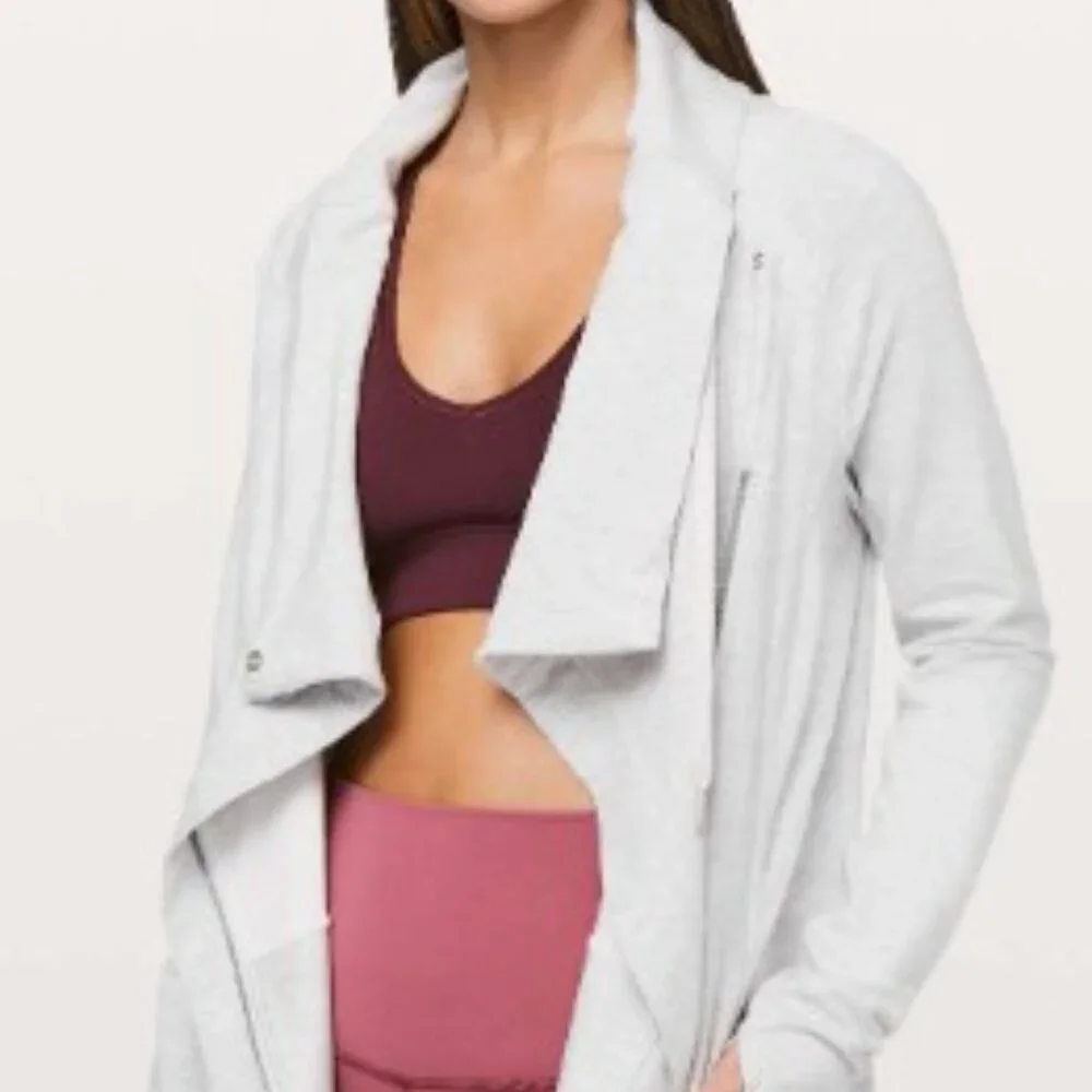 Lululemon‎ Coast Easy Wrap size 8